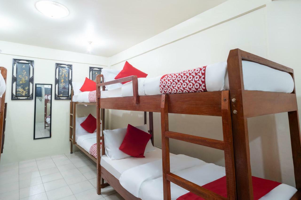 Conrado'S Apartelle Paranaque City Zewnętrze zdjęcie