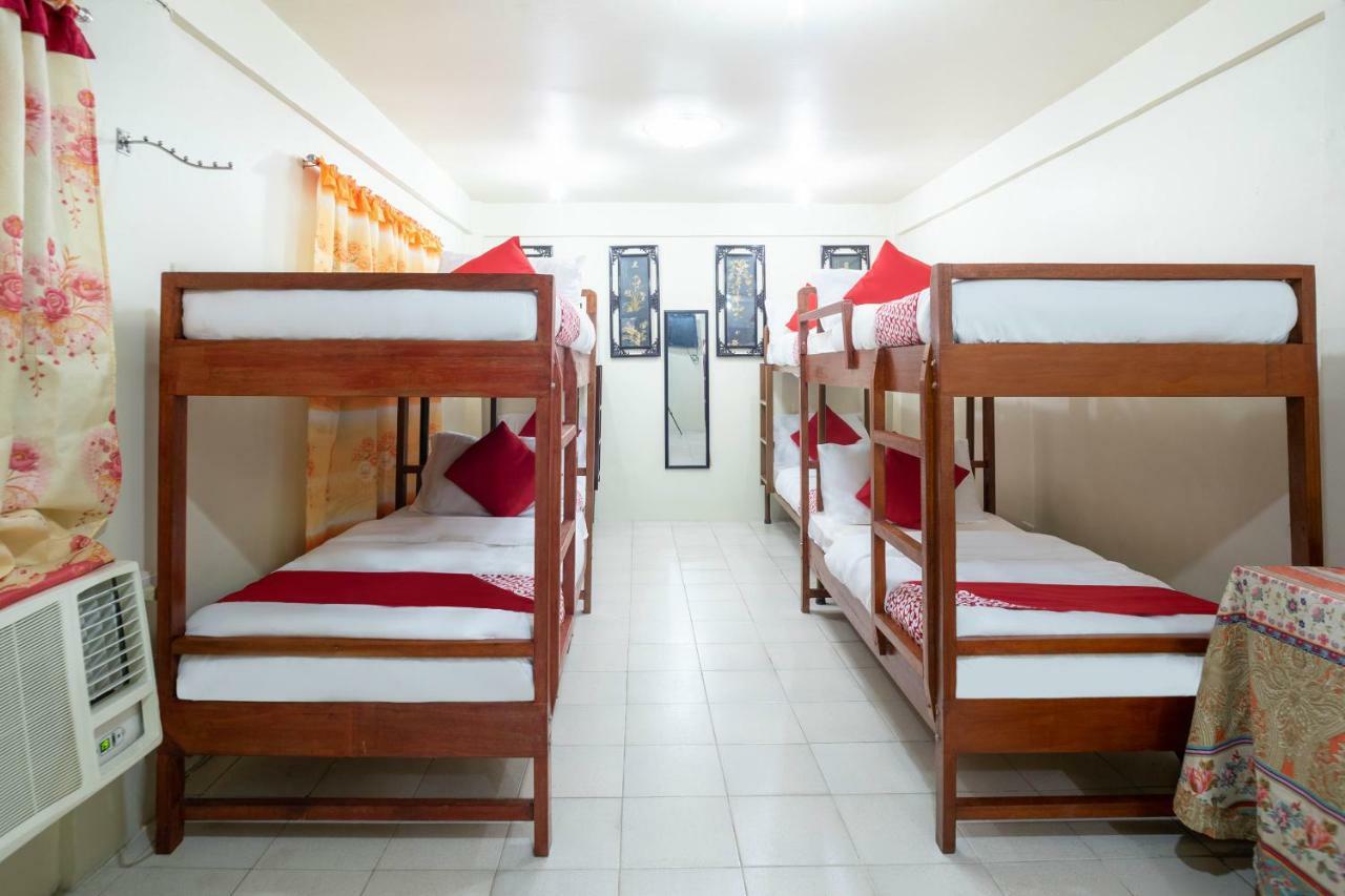 Conrado'S Apartelle Paranaque City Zewnętrze zdjęcie
