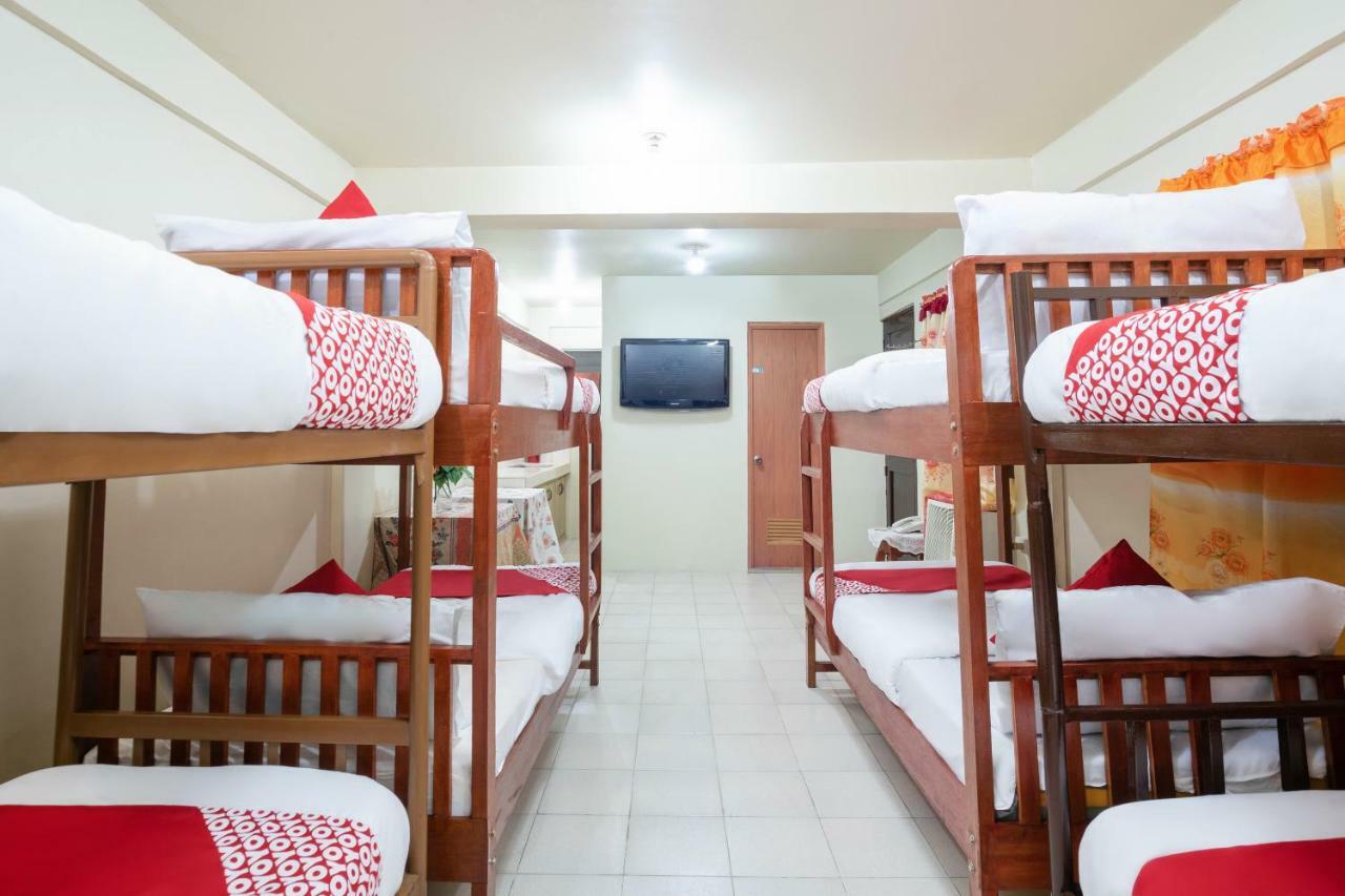 Conrado'S Apartelle Paranaque City Zewnętrze zdjęcie